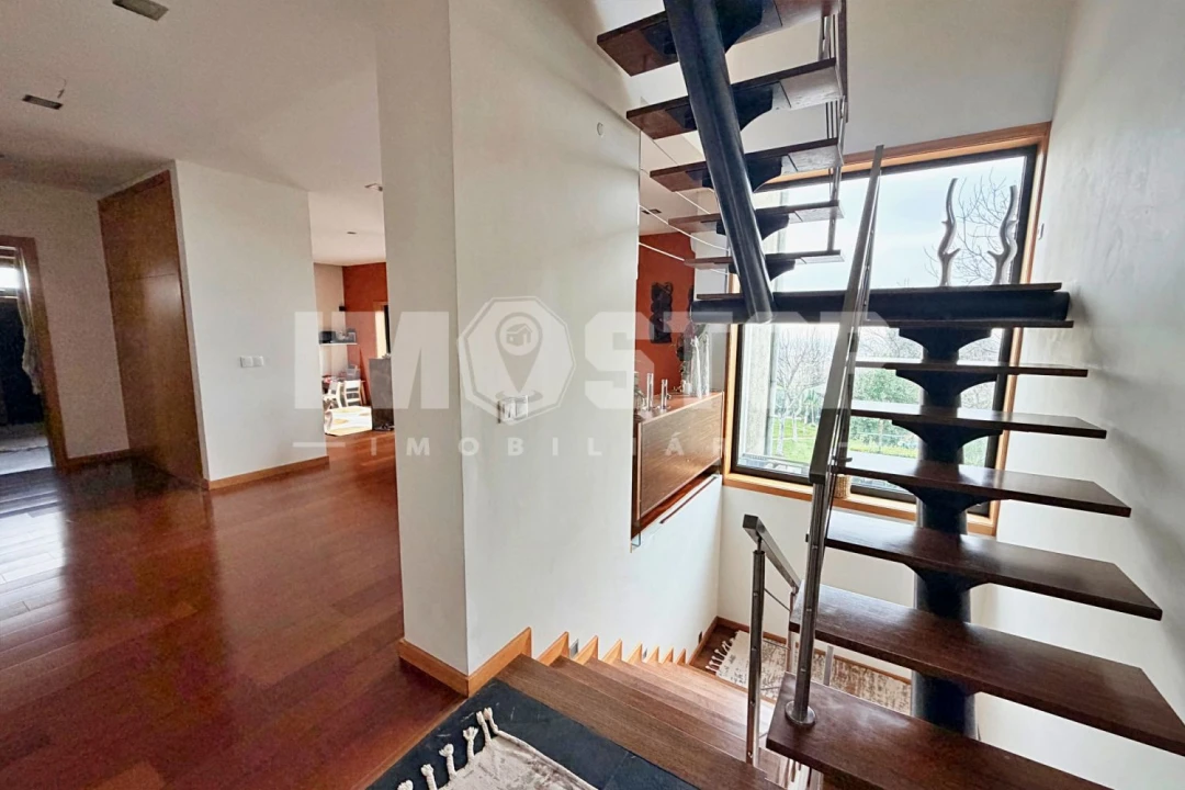 Moradia T4 para Venda em Branca Foto 13