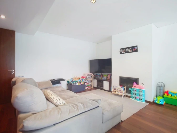 Apartamento T3 para Arrendamento em Cidade da Maia Foto 5