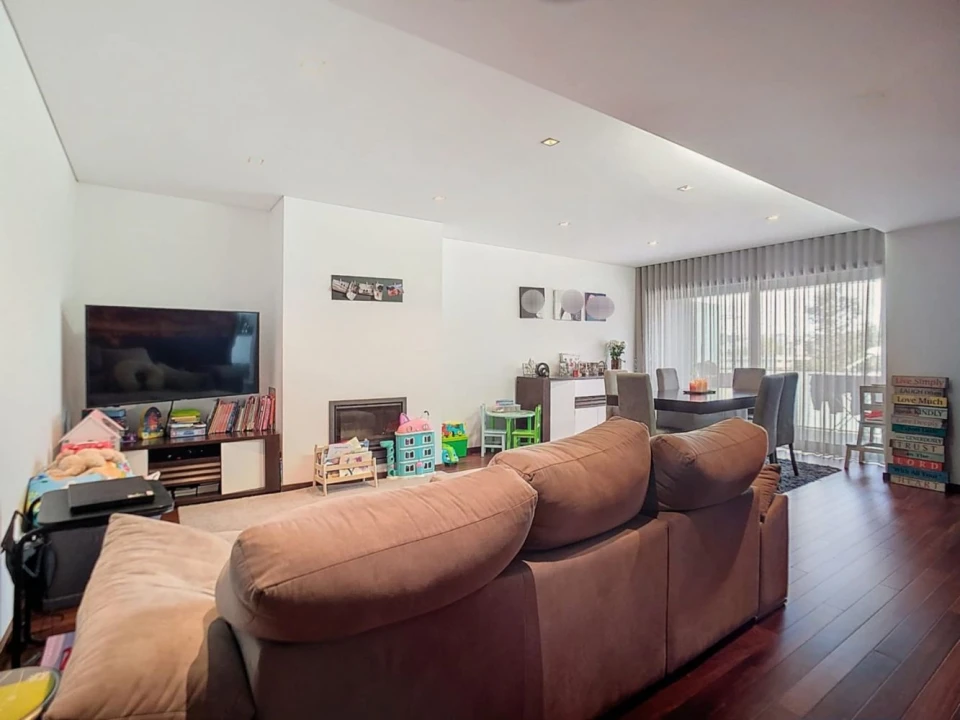 Apartamento T3 para Arrendamento em Cidade da Maia Foto 6