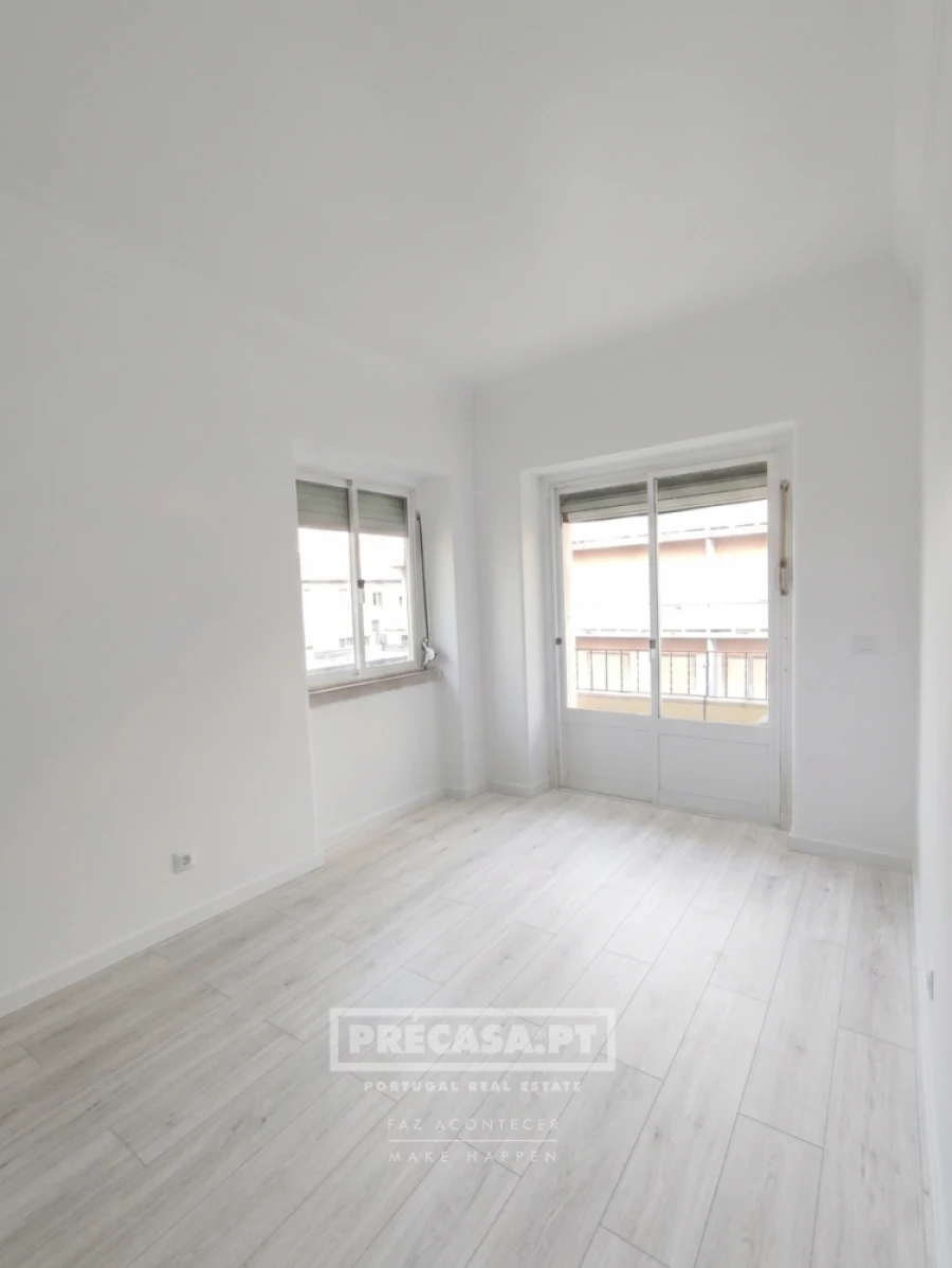 Apartamento T2 para Venda em Falagueira-Venda Nova Foto 16