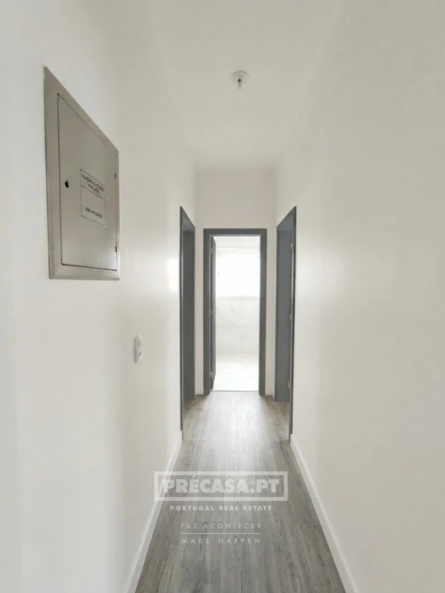 Apartamento T2 para Venda em Falagueira-Venda Nova Foto 2