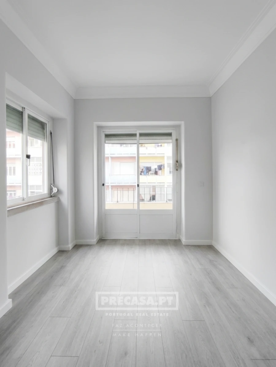 Apartamento T2 para Venda em Falagueira-Venda Nova Foto 18