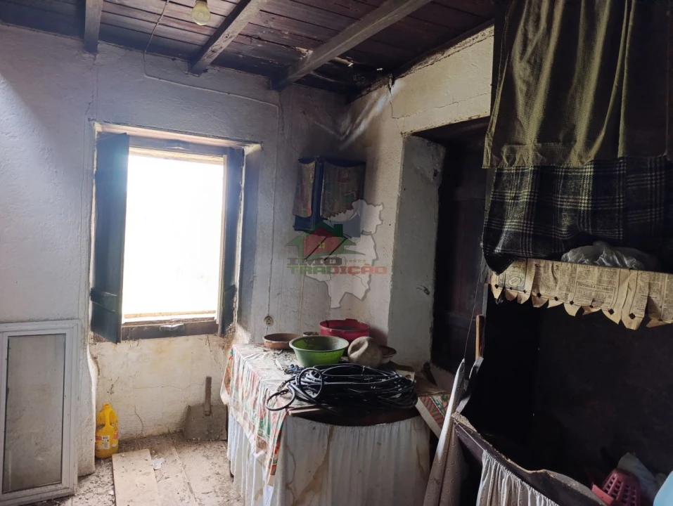 Moradia T4 para Venda em Cernache do Bonjardim, Nesperal e Palhais Foto 8