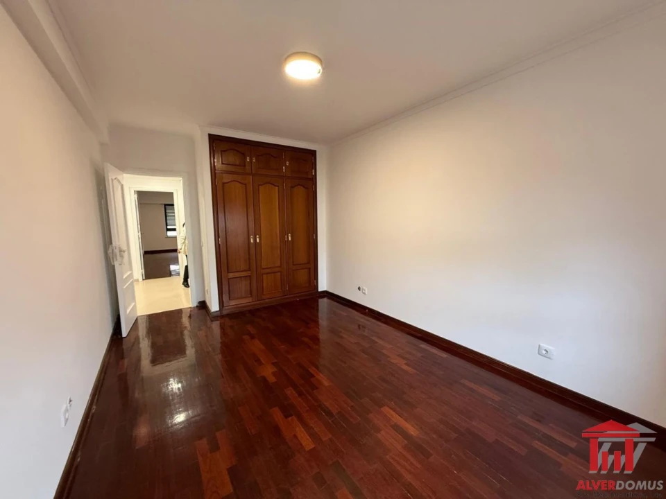 Apartamento T2 para Venda em Alcabideche Foto 14