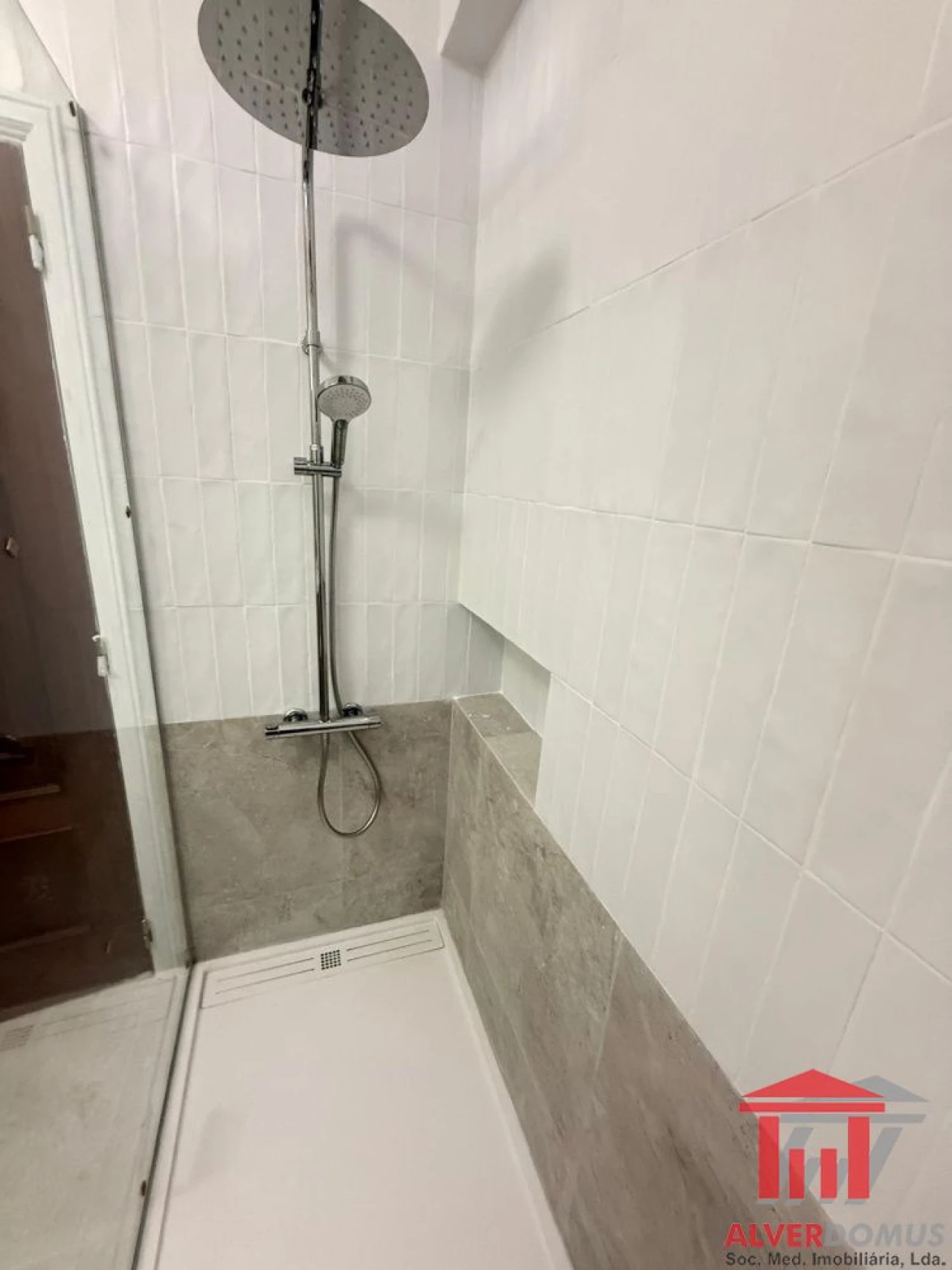 Apartamento T2 para Venda em Alcabideche Foto 13