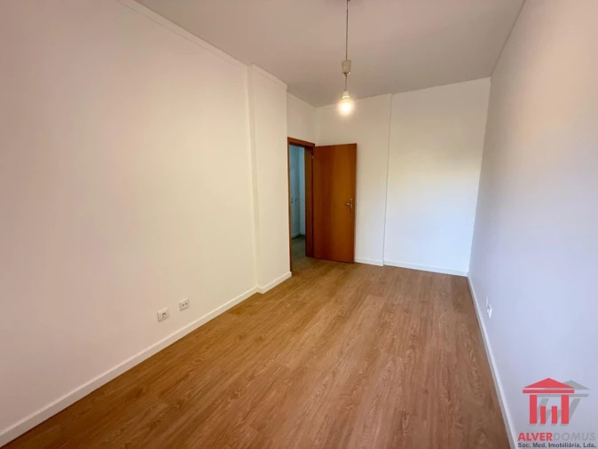 Apartamento T3 para Venda em São Domingos de Benfica Foto 15