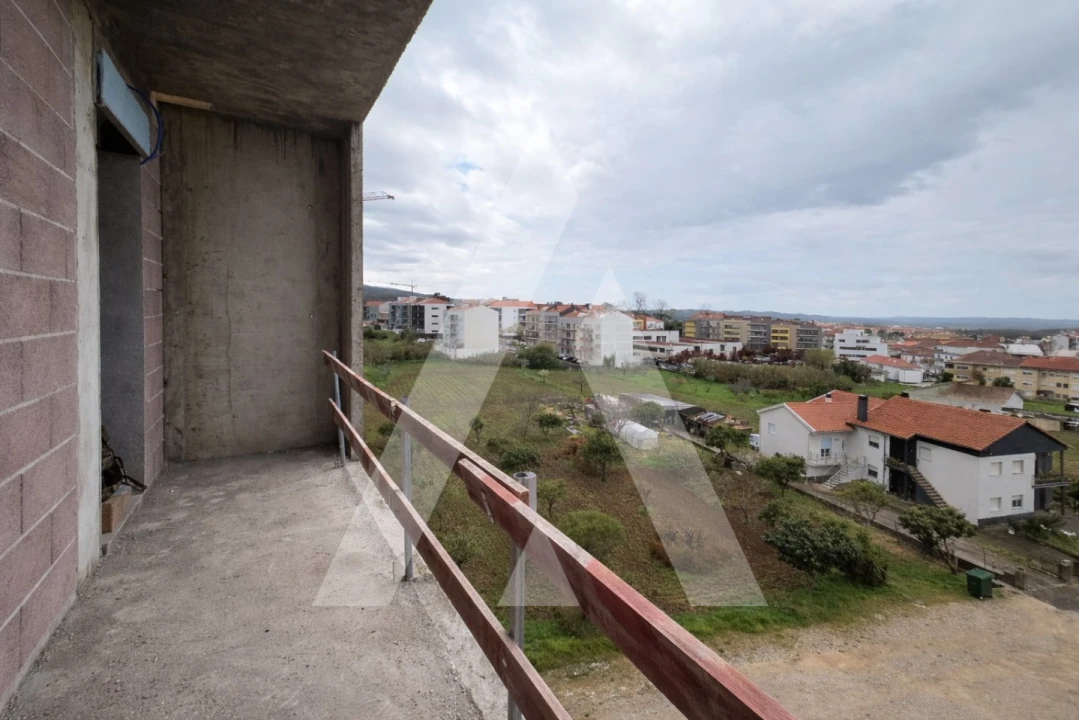 Apartamento T4 para Venda em Condeixa-A-Velha e Condeixa-A-Nova Foto 7
