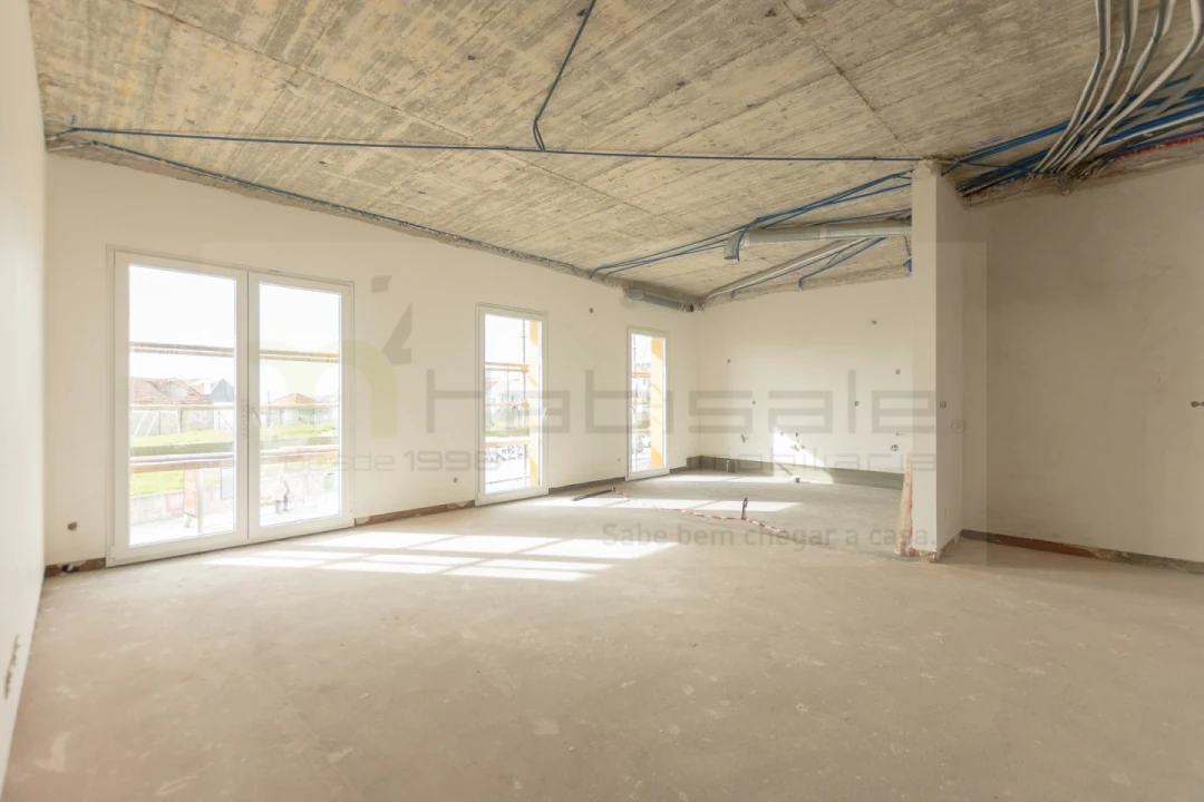 Apartamento T3 para Venda em Pontinha e Famões Foto 1