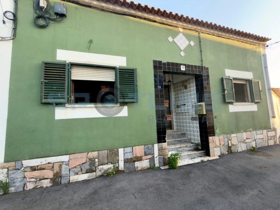 Moradia T2 para Venda em Vialonga Foto 1