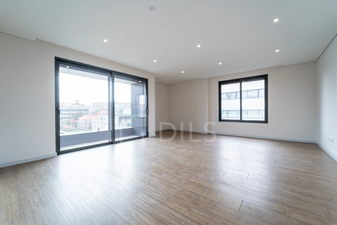 Apartamento T3 para Venda em Cedofeita, Santo Ildefonso, Sé, Miragaia, São Nicolau e Vitória Foto 8