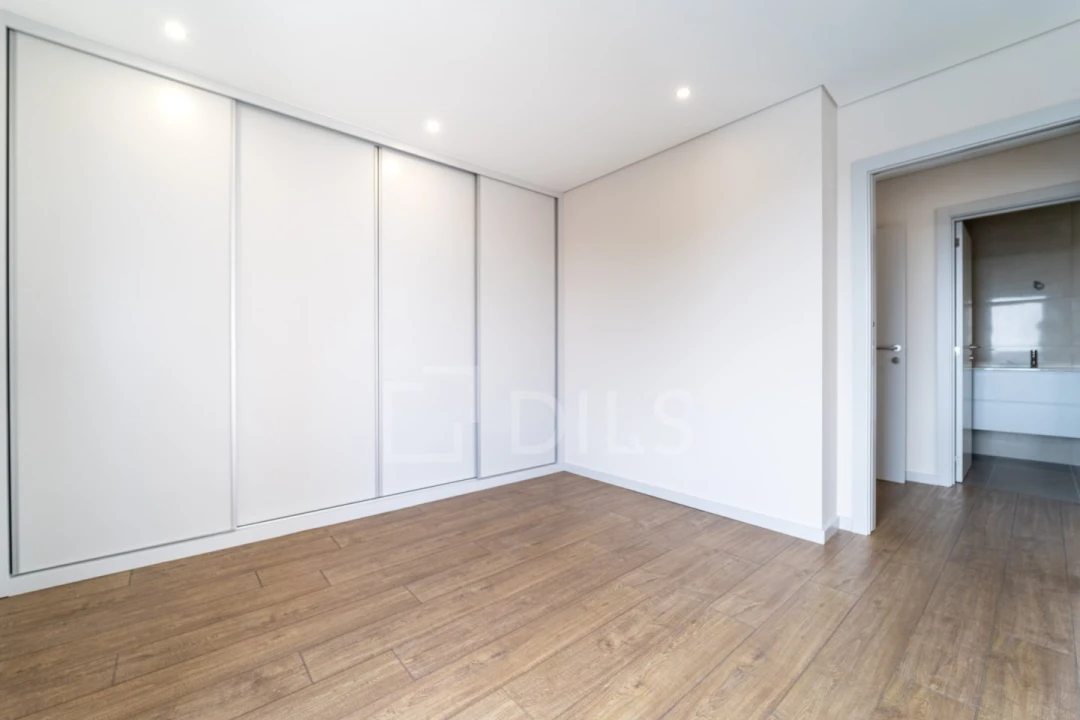 Apartamento T3 para Venda em Cedofeita, Santo Ildefonso, Sé, Miragaia, São Nicolau e Vitória Foto 29