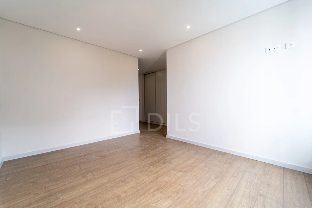 Apartamento T3 para Venda em Cedofeita, Santo Ildefonso, Sé, Miragaia, São Nicolau e Vitória Foto 36