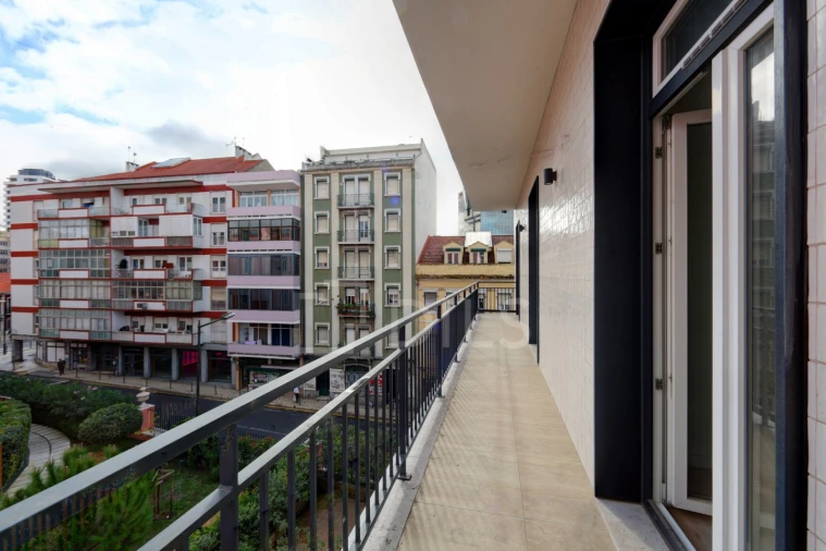 Apartamento T2 para Venda em Campo de Ourique Foto 8