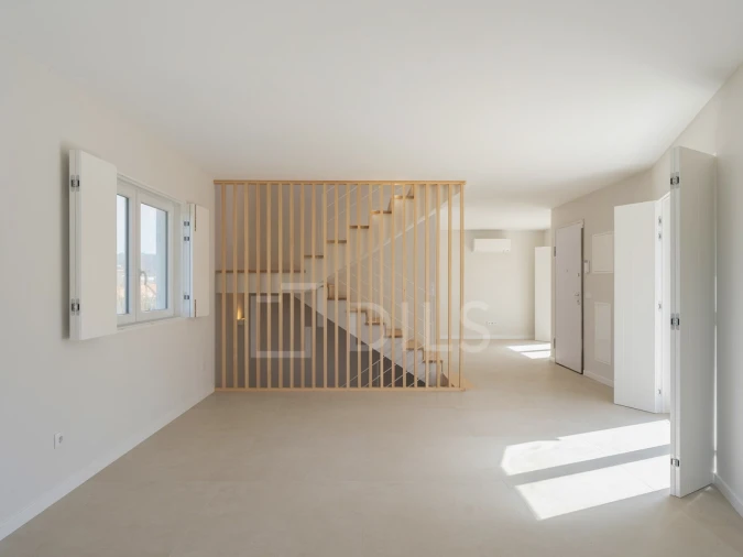 Moradia T2 para Venda em Colares Foto 3