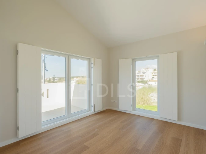 Moradia T2 para Venda em Colares Foto 8