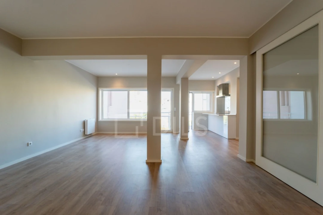 Apartamento T2 para Venda em Cedofeita, Santo Ildefonso, Sé, Miragaia, São Nicolau e Vitória Foto 1