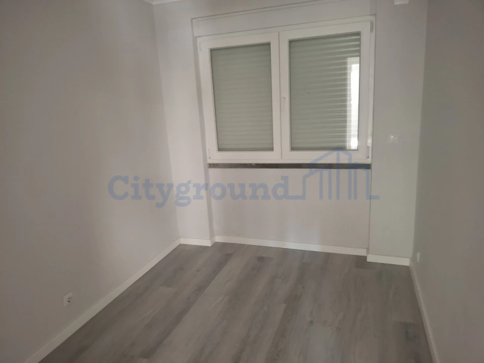 Apartamento T2 para Venda em Benfica Foto 7