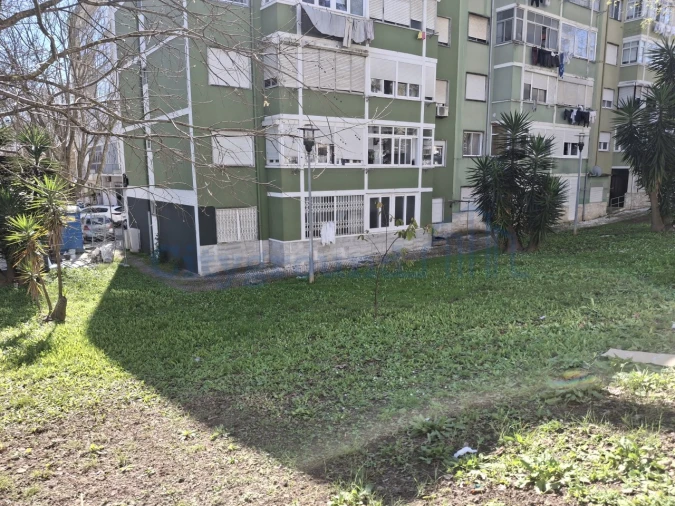 Apartamento T2 para Venda em Benfica Foto 1