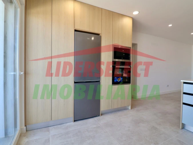 Apartamento T2 para Venda em Santa Maria, São Pedro e Matacães Foto 5