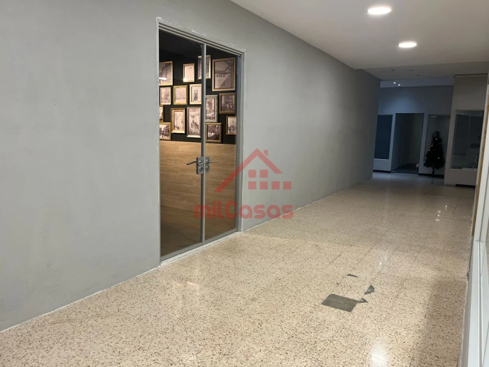 Loja para Arrendamento em Lumiar Foto 13