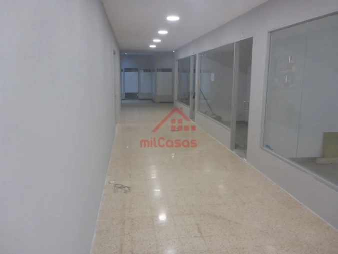 Loja para Arrendamento em Lumiar Foto 11