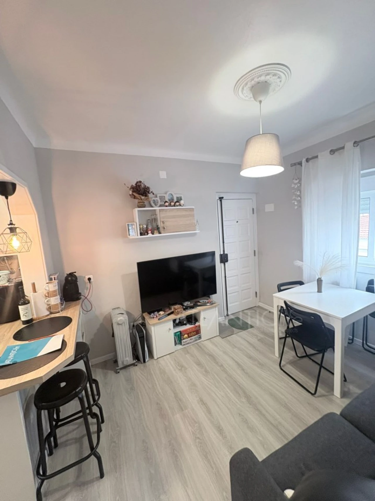Apartamento T2 para Venda em Odivelas Foto 2