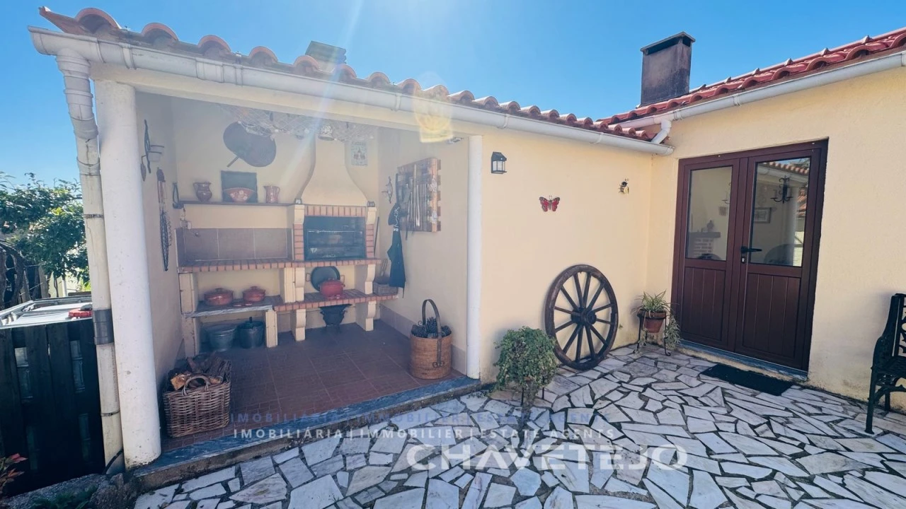 Quinta T2 para Venda em Maçãs de D. Maria Foto 48