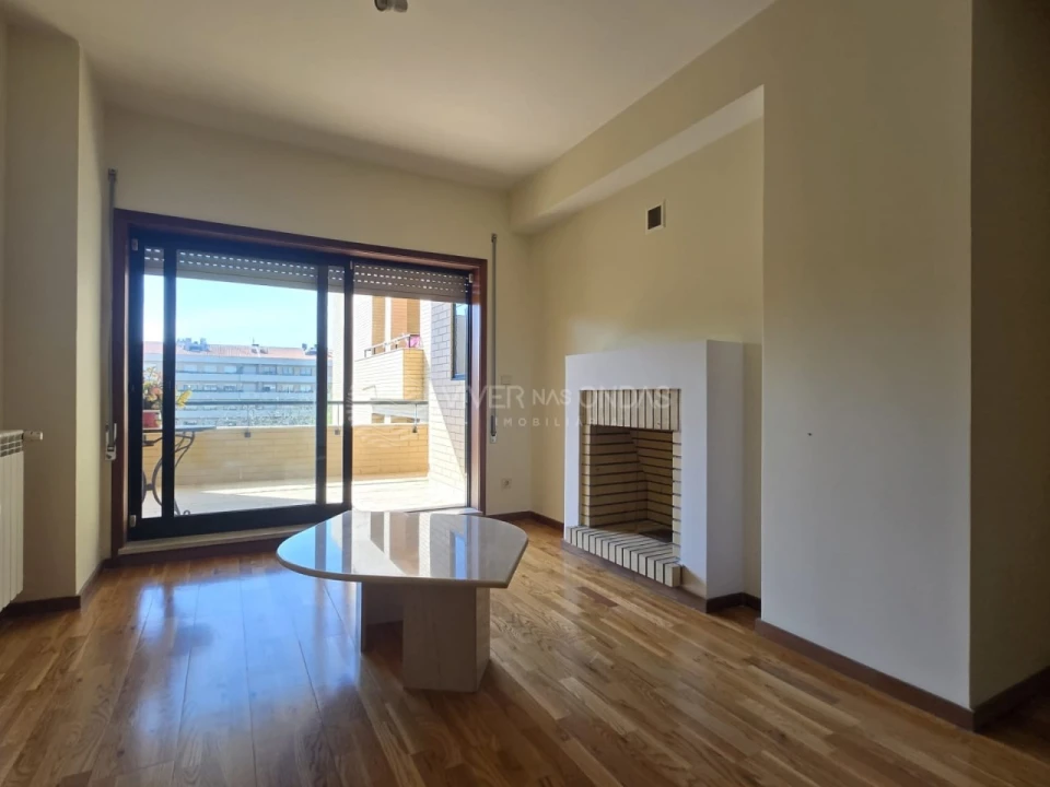 Apartamento T3 para Arrendamento em Aldoar, Foz do Douro e Nevogilde Foto 3