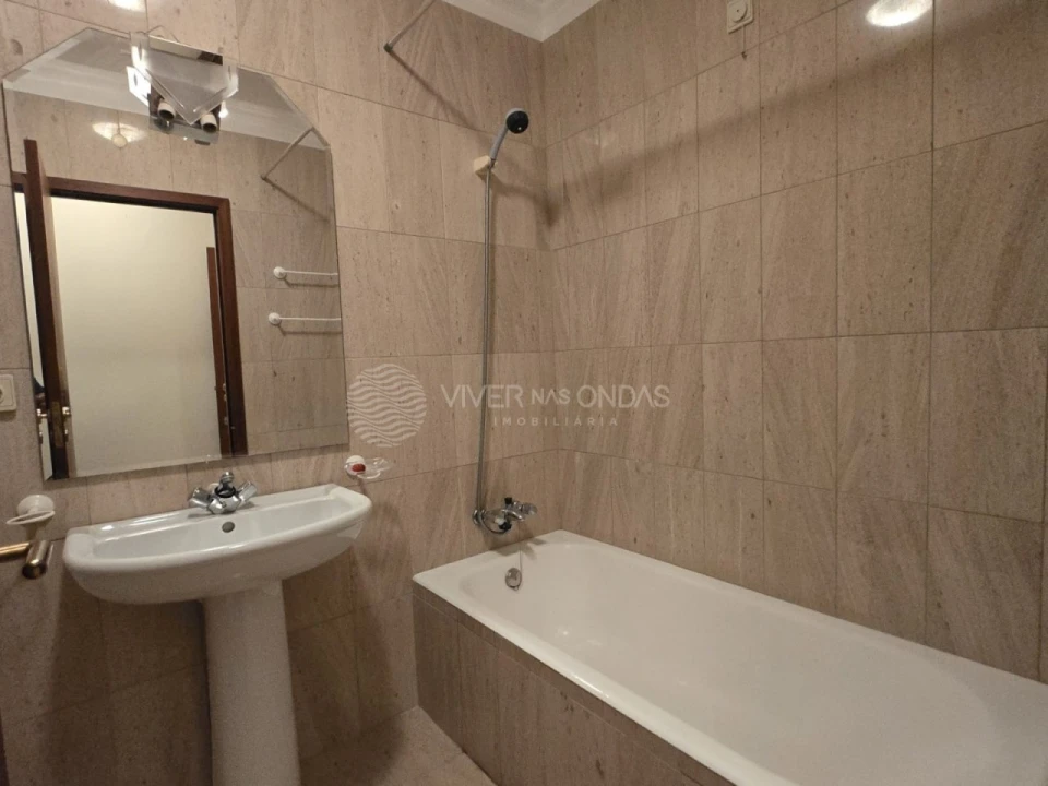 Apartamento T3 para Arrendamento em Aldoar, Foz do Douro e Nevogilde Foto 24