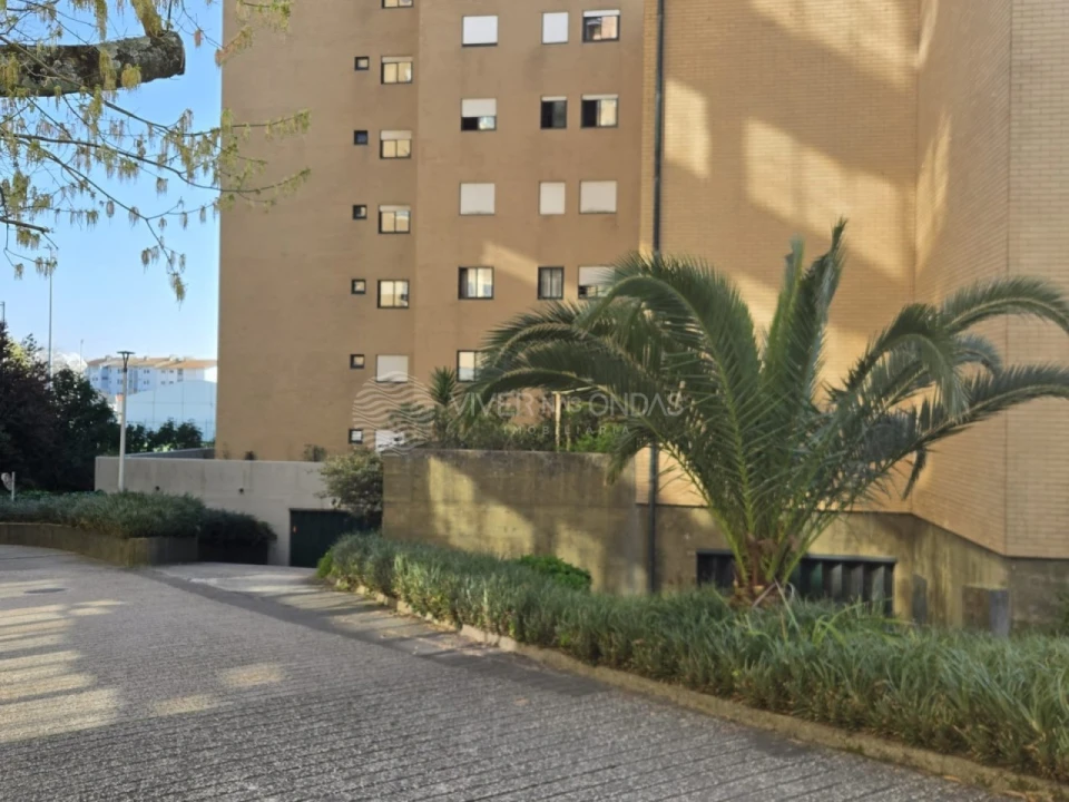 Apartamento T3 para Arrendamento em Aldoar, Foz do Douro e Nevogilde Foto 34