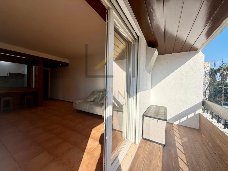 Apartamento T1 para Arrendamento em Carcavelos e Parede Foto 2