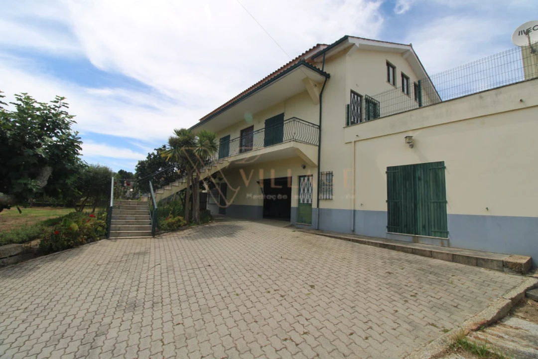 Moradia T5 para Venda em Campos e Vila Meã Foto 2