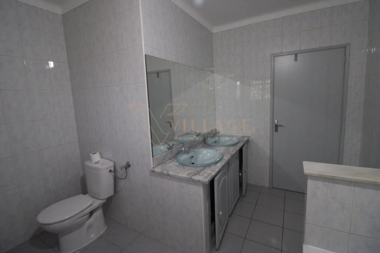 Moradia T5 para Venda em Campos e Vila Meã Foto 24