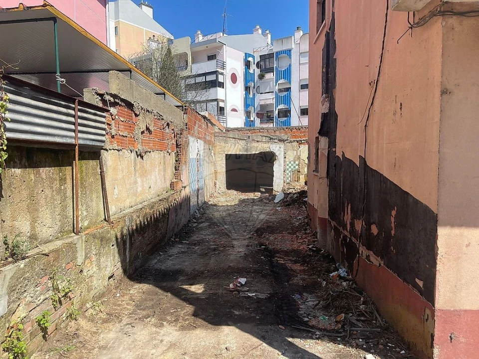 Moradia T6 para Venda em Águas Livres Foto 13