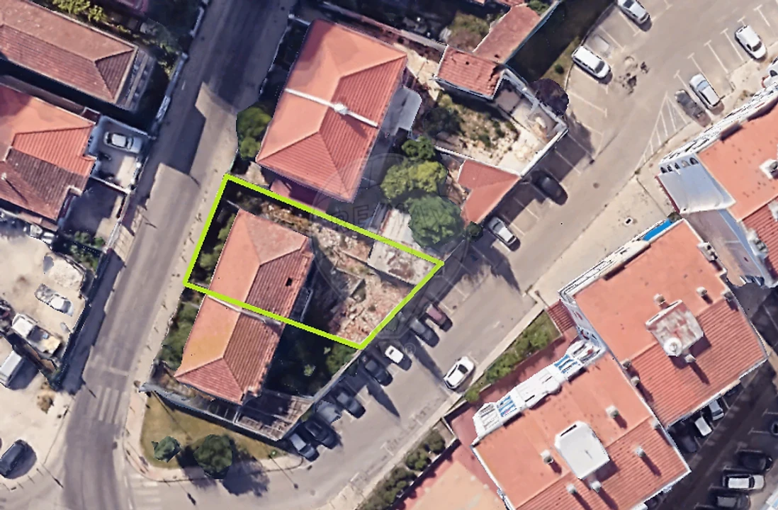 Moradia T6 para Venda em Águas Livres Foto 18