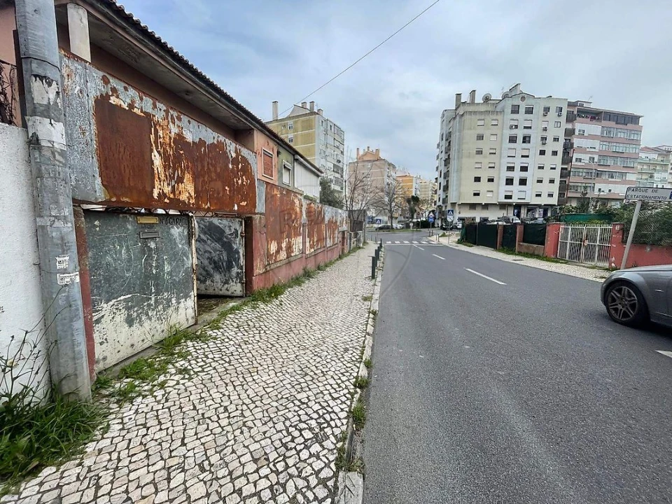 Moradia T6 para Venda em Águas Livres Foto 16