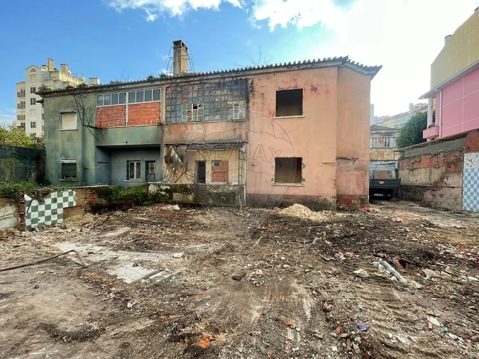 Moradia T6 para Venda em Águas Livres Foto 21