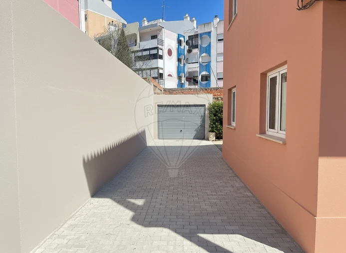 Moradia T6 para Venda em Águas Livres Foto 14