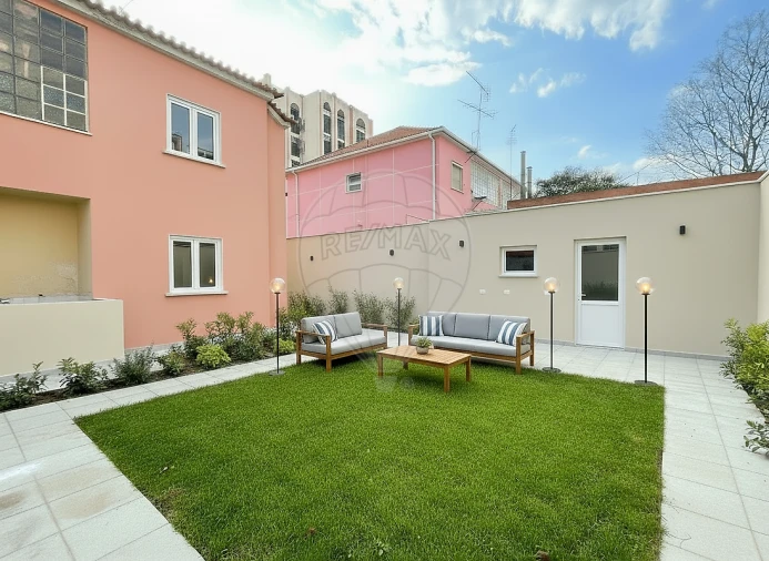 Moradia T6 para Venda em Águas Livres Foto 12