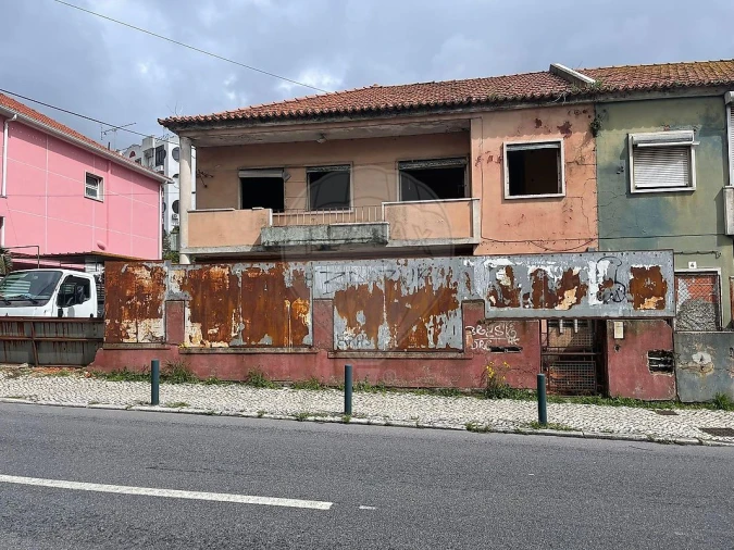 Moradia T6 para Venda em Águas Livres Foto 3