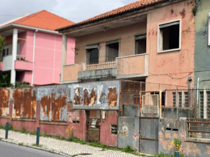 Moradia T6 para Venda em Águas Livres Foto 2