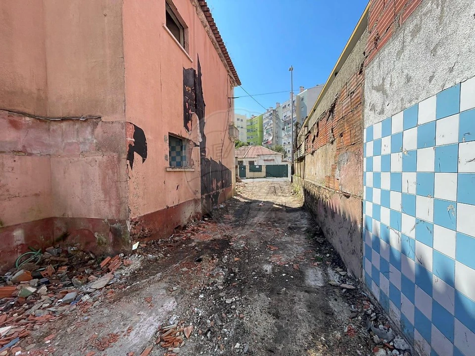 Moradia T6 para Venda em Águas Livres Foto 15