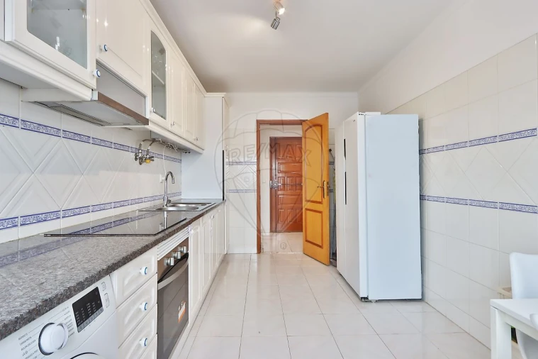 Apartamento T2 para Arrendamento em Cacém e São Marcos Foto 7