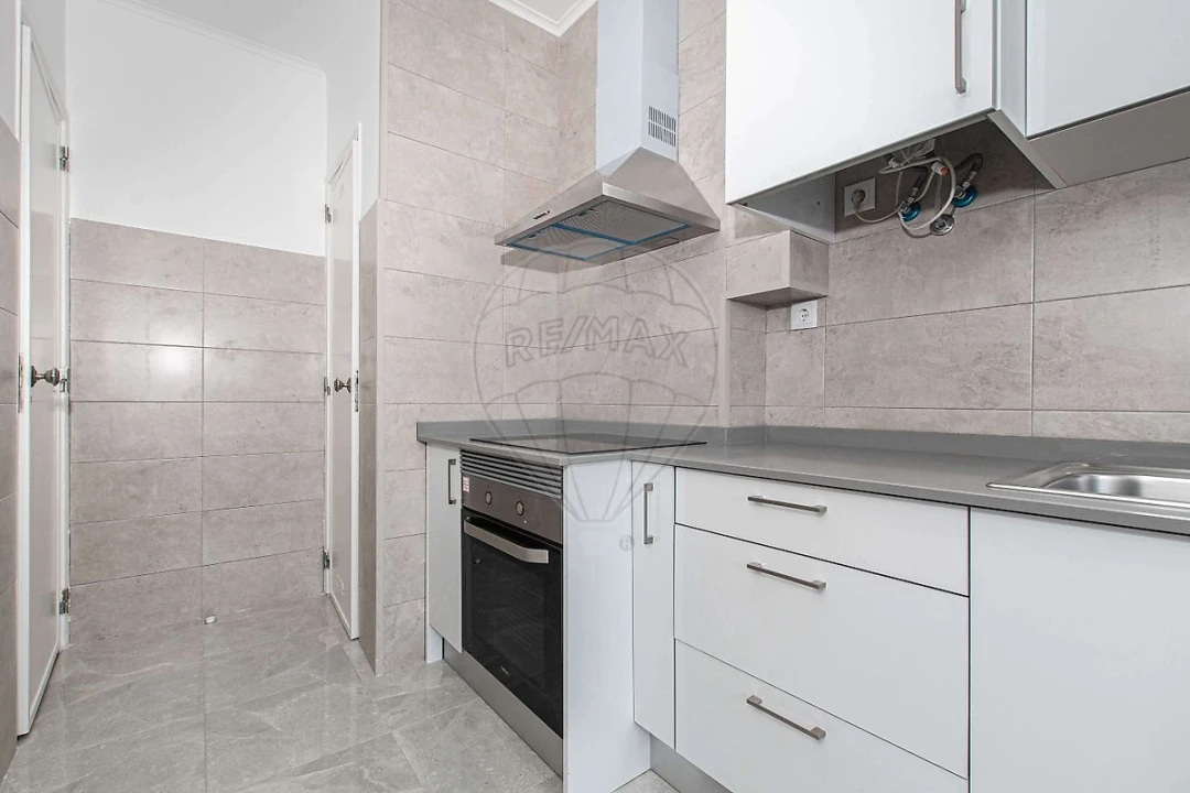 Apartamento T2 para Arrendamento em Águas Livres Foto 2