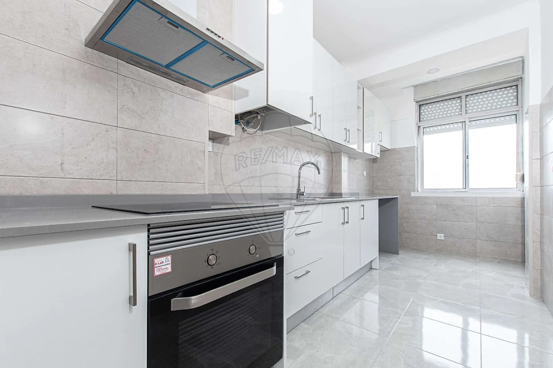 Apartamento T2 para Arrendamento em Águas Livres Foto 11