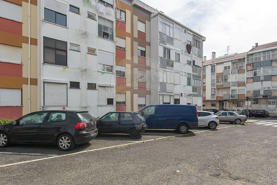 Apartamento T2 para Arrendamento em Águas Livres Foto 15