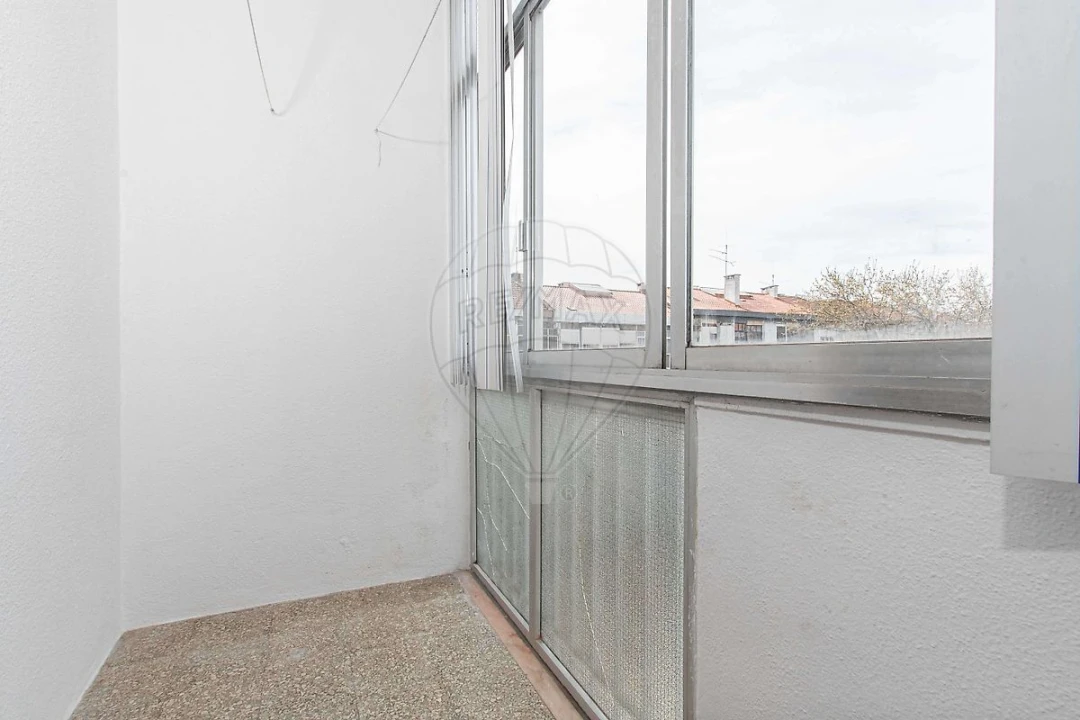 Apartamento T2 para Arrendamento em Águas Livres Foto 19