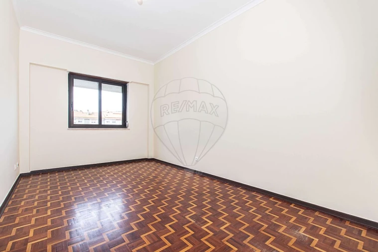 Apartamento T2 para Arrendamento em Águas Livres Foto 17