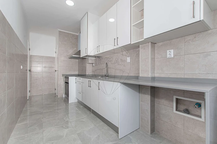 Apartamento T2 para Arrendamento em Águas Livres Foto 14