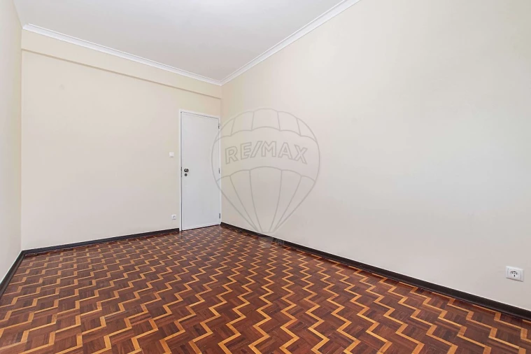 Apartamento T2 para Arrendamento em Águas Livres Foto 13